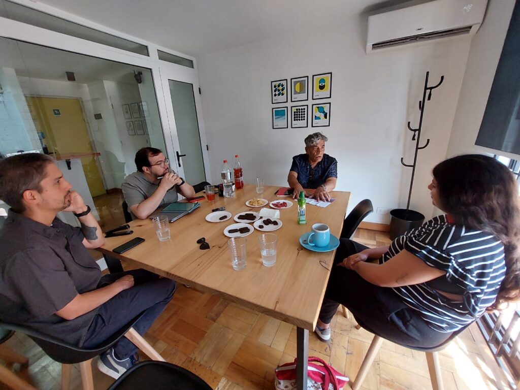 WhatsApp-Image-2026-02-12-at-15.24.38-1024x768 Revista Hiperlatidos ejecutó Fondo DemocráTICa con mejoras digitales y apuesta por nuevas historias para 2026